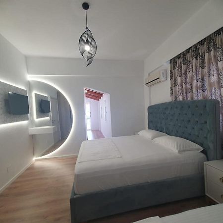Murati Suites Sarandë エクステリア 写真