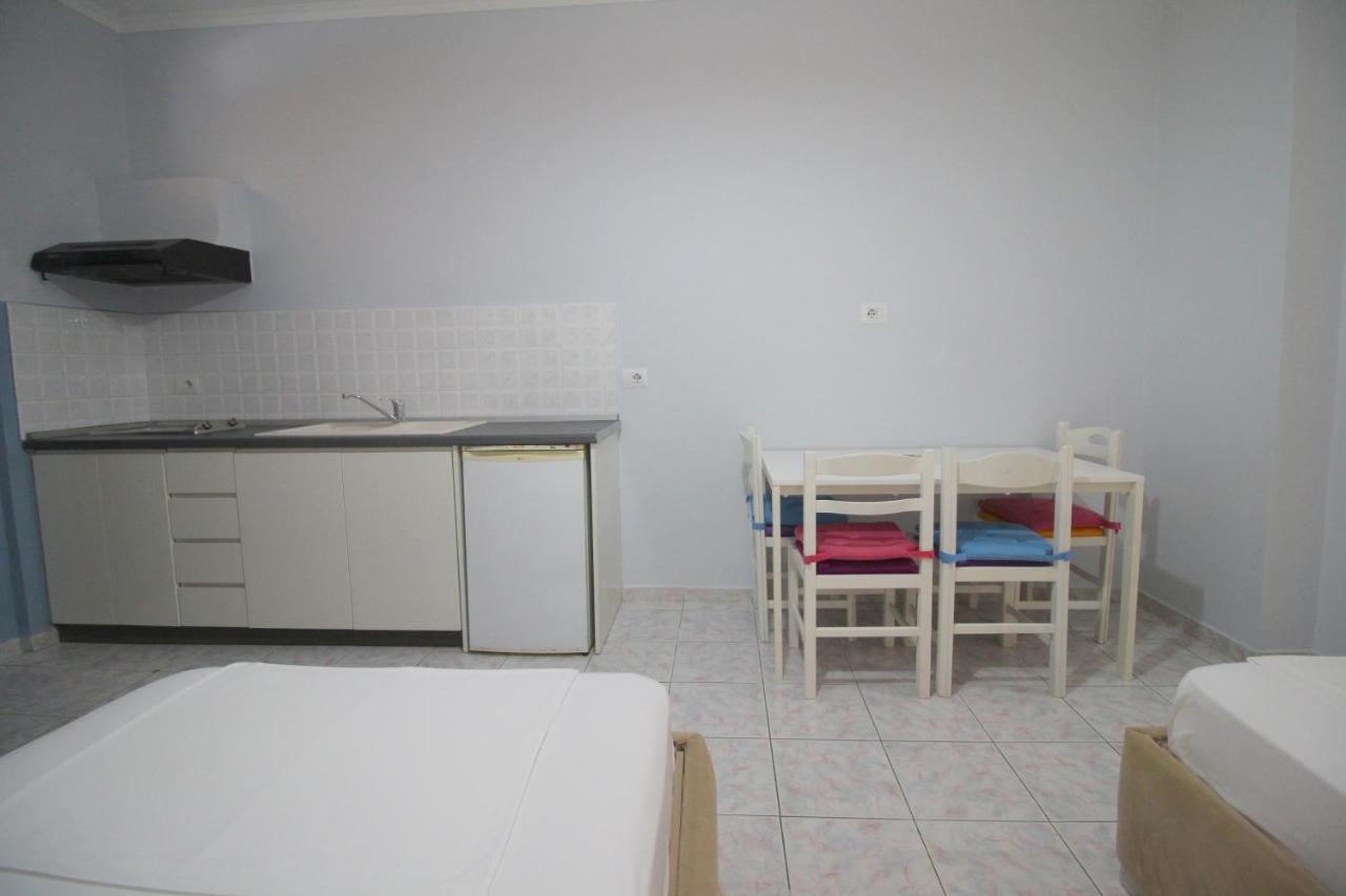 Murati Suites Sarandë エクステリア 写真