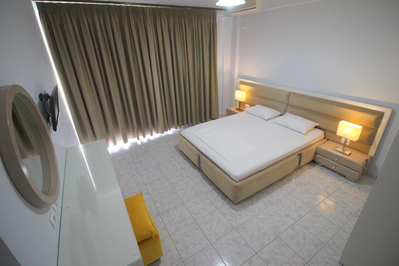 Murati Suites Sarandë エクステリア 写真