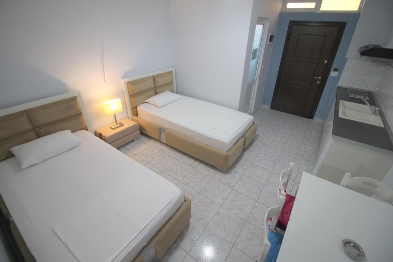 Murati Suites Sarandë エクステリア 写真