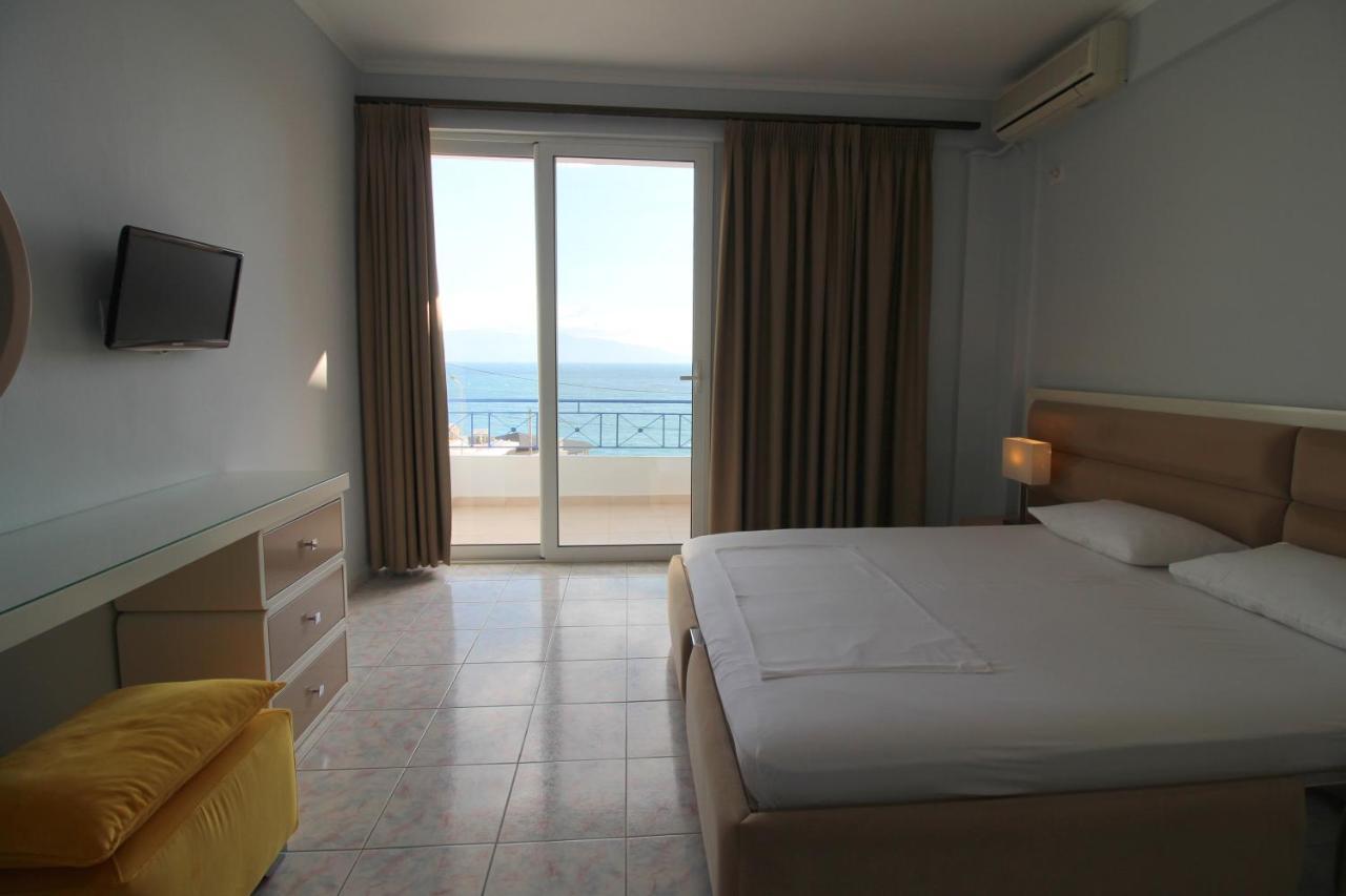 Murati Suites Sarandë エクステリア 写真