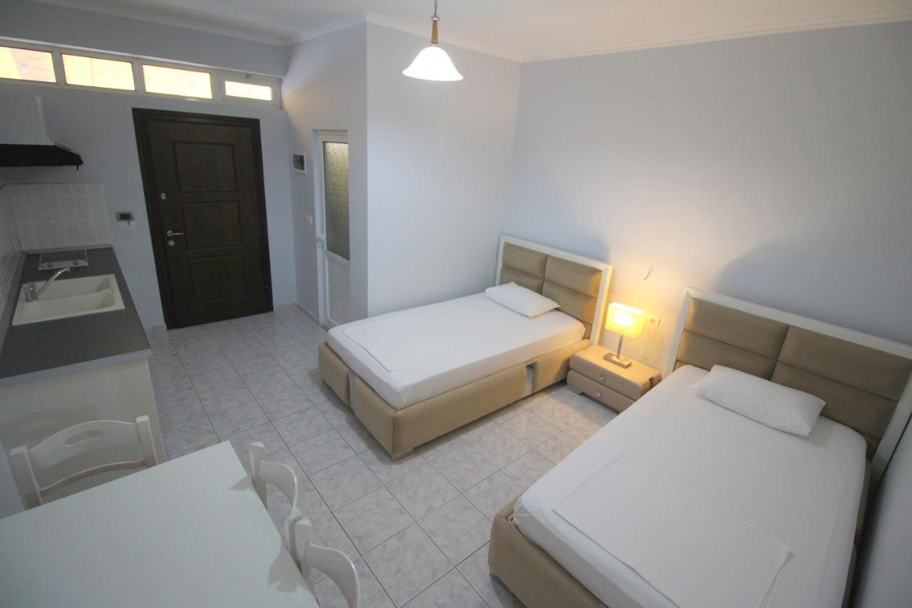 Murati Suites Sarandë エクステリア 写真