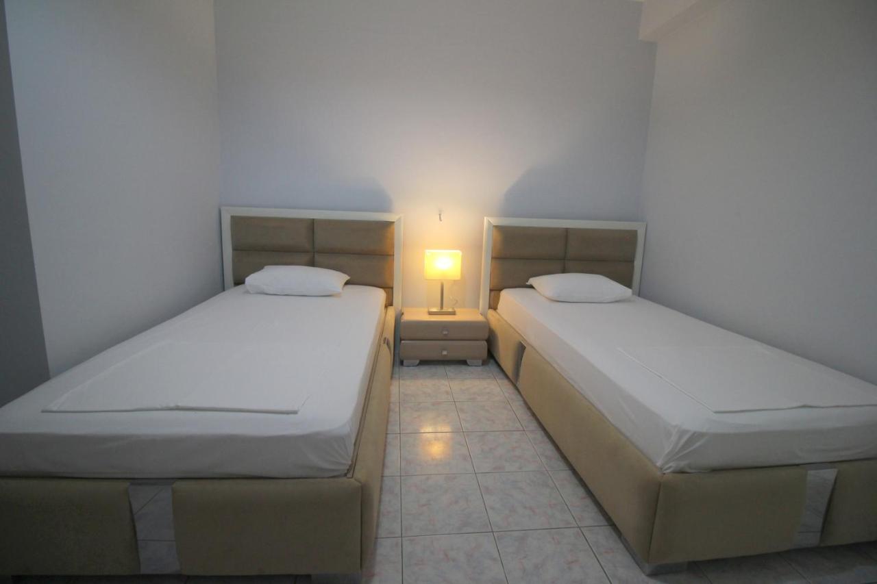 Murati Suites Sarandë エクステリア 写真