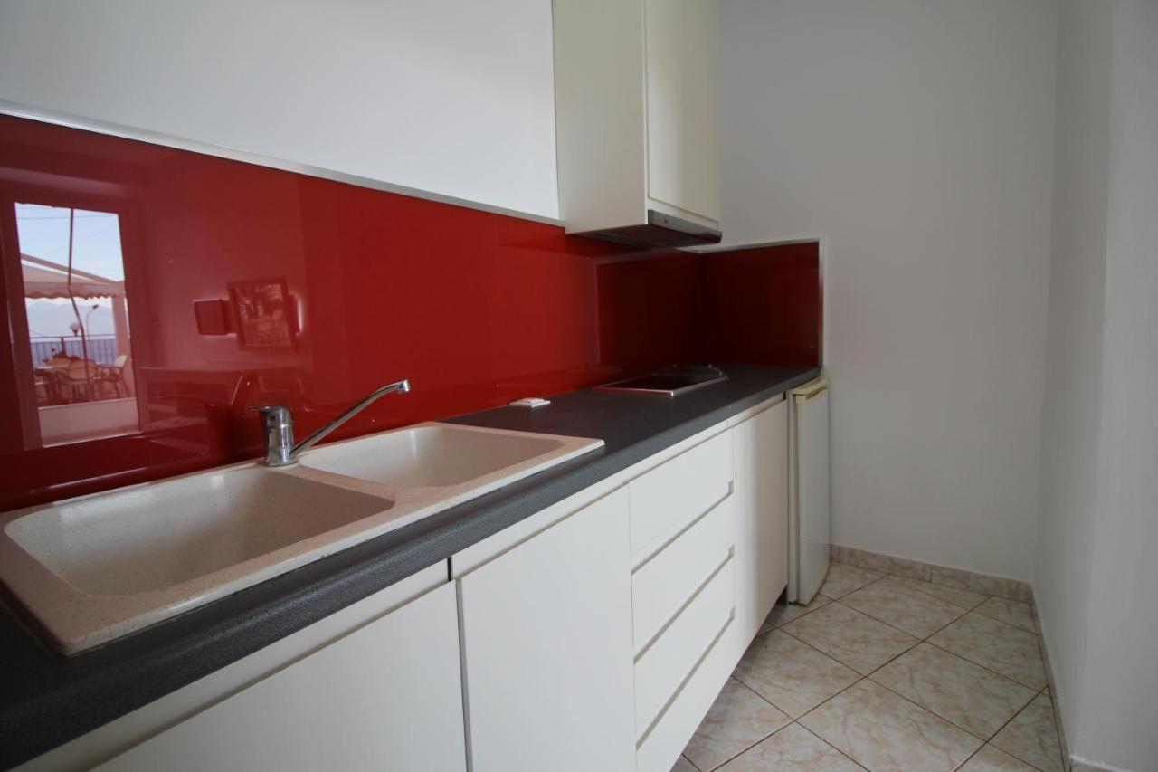 Murati Suites Sarandë エクステリア 写真
