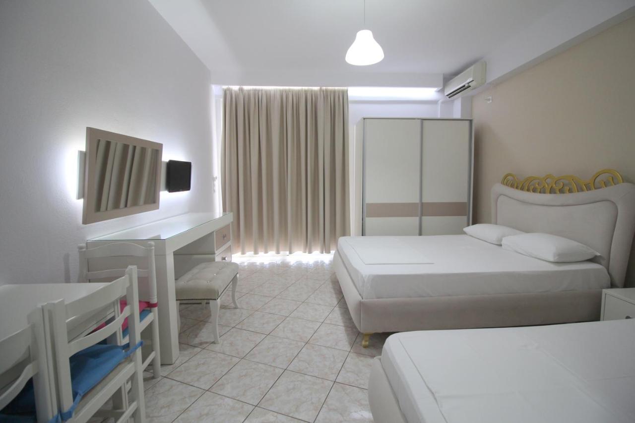 Murati Suites Sarandë エクステリア 写真