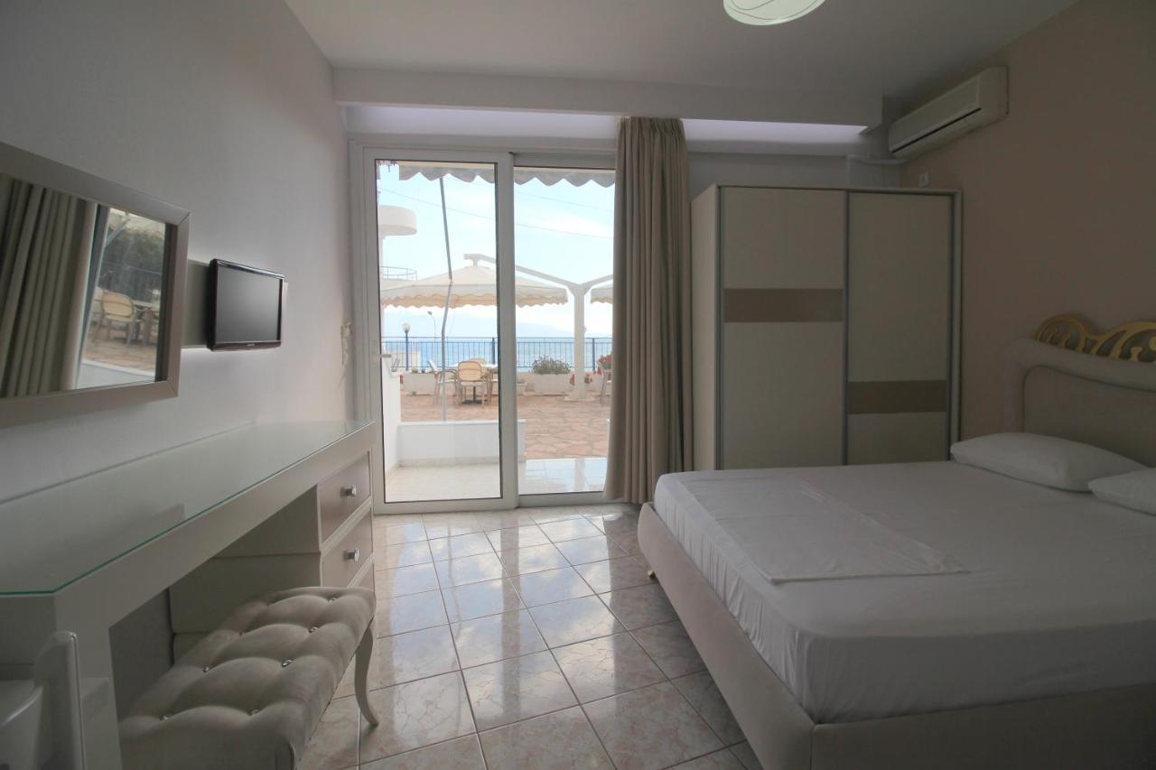 Murati Suites Sarandë エクステリア 写真