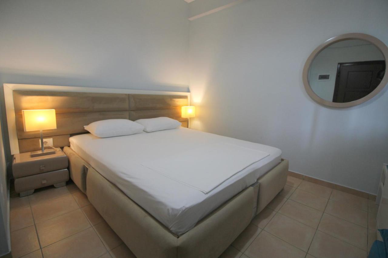 Murati Suites Sarandë エクステリア 写真
