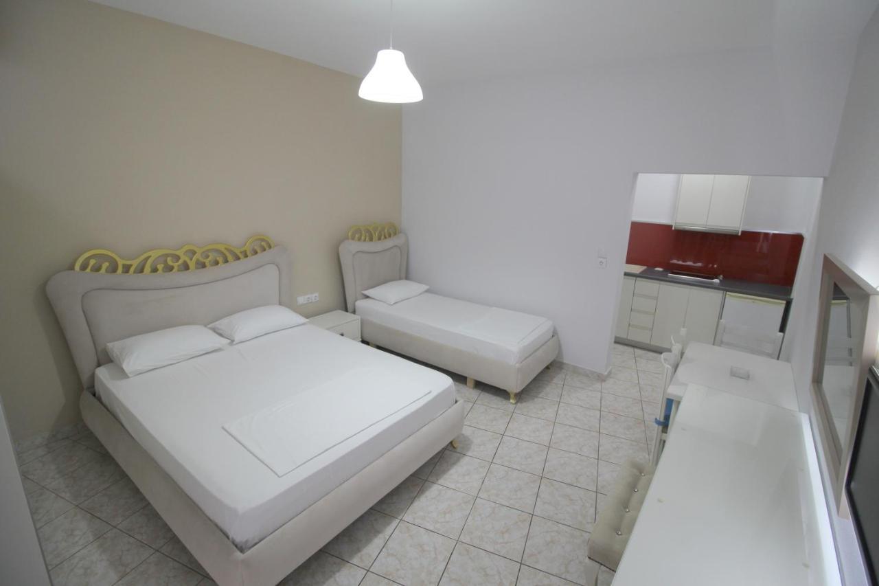 Murati Suites Sarandë エクステリア 写真