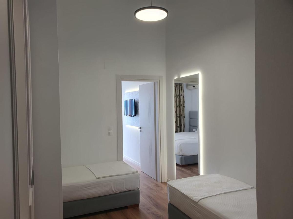 Murati Suites Sarandë エクステリア 写真